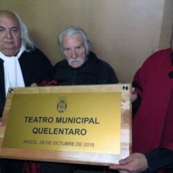 Angol rinde homenaje a los hermanos Eduardo y Gastón Guzmán y llama oficialmente a su Teatro Municipal: "Quelentaro"
